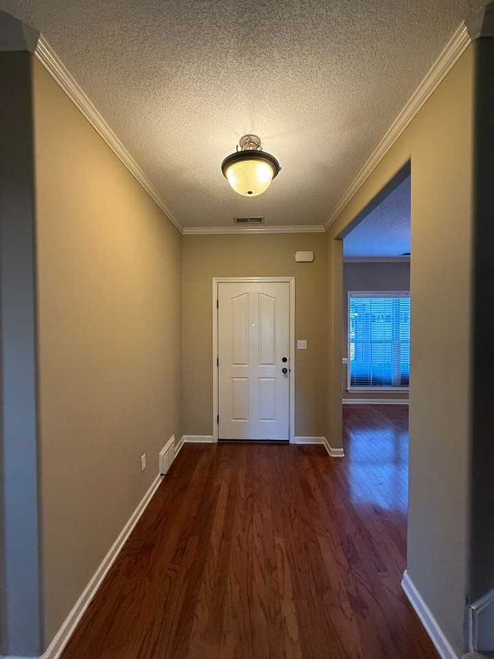 7904 Pips Ridge Ln - Photo 2 of 32