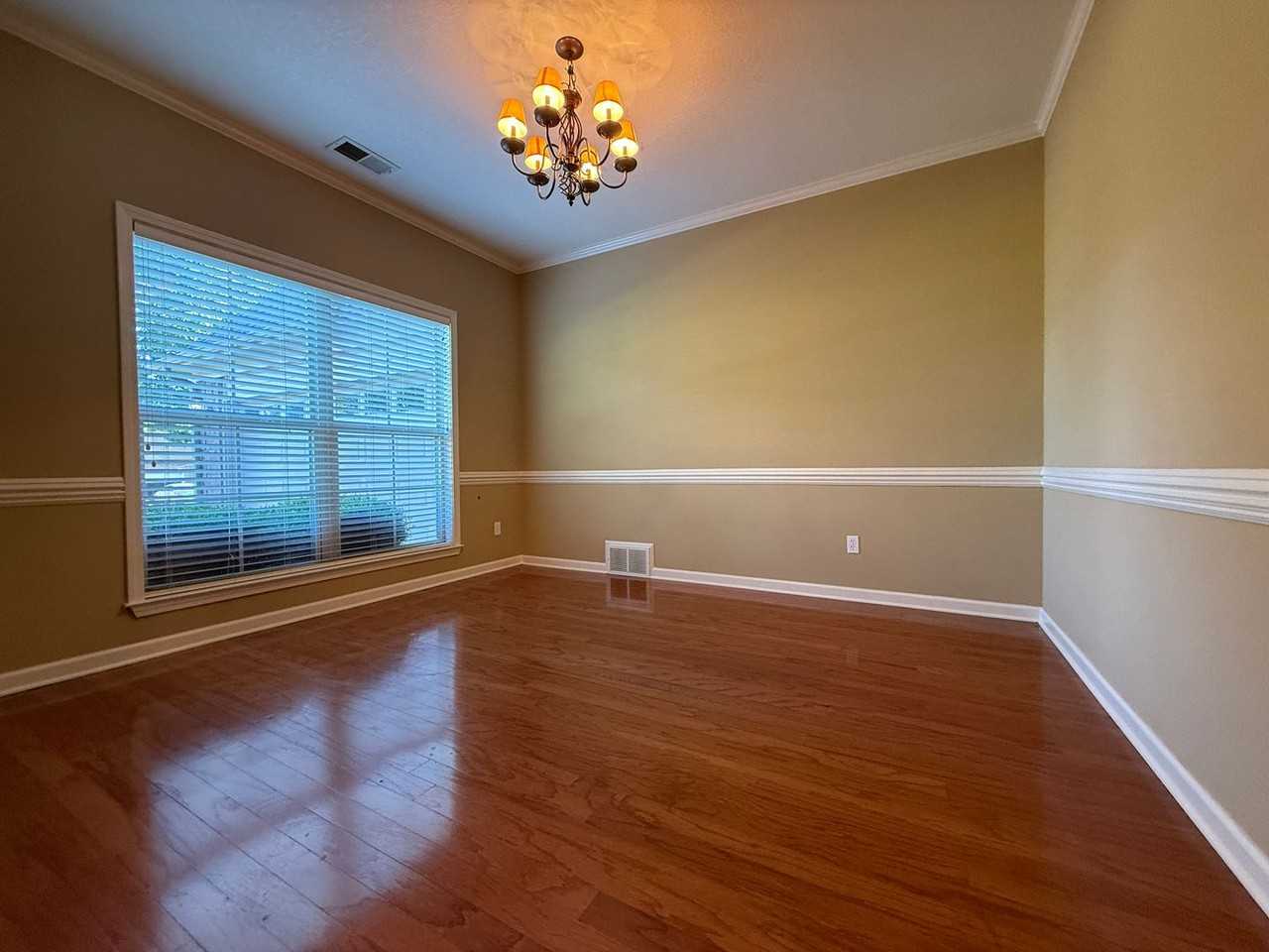7904 Pips Ridge Ln - Photo 3 of 32