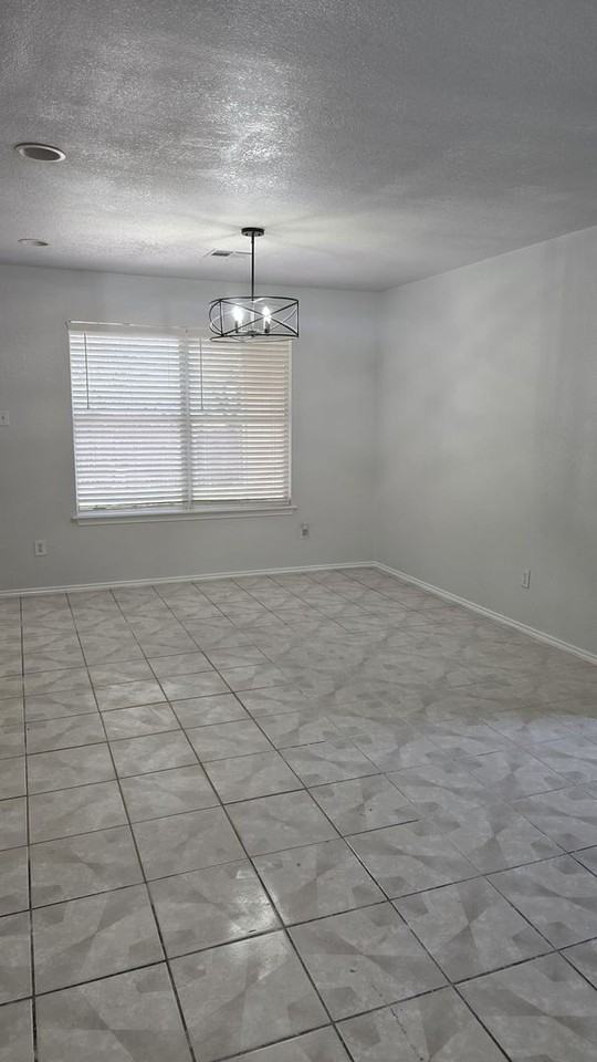 7704 Earp Way - Photo 3 of 20