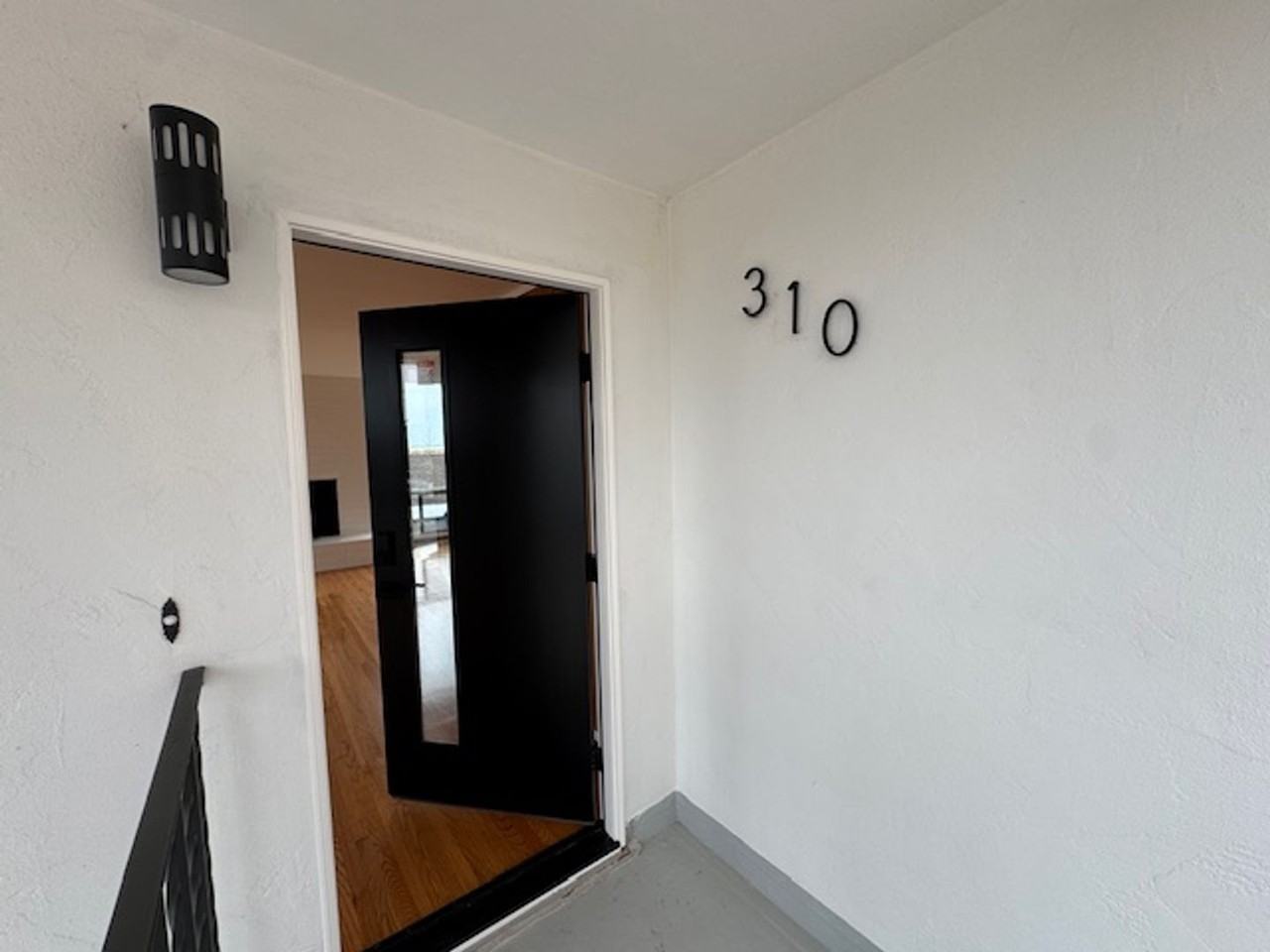 310 Palomar Ave - Photo 2 of 29