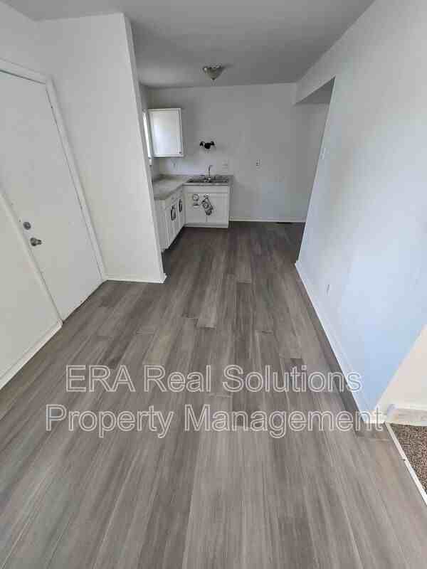 244 N Southampton Ave - Photo 3 of 19