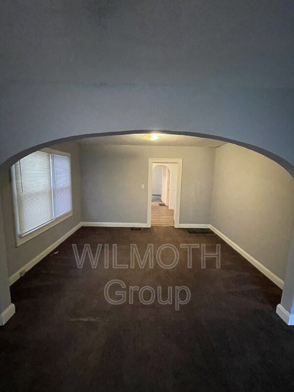 890 North Gladstone Avenue - Photo 6 of 15