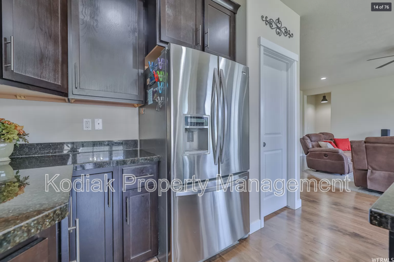 1463 S Kentucky Derby Way - Photo 6 of 35