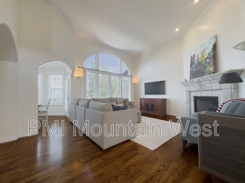 49 N Fairway Dr - Photo 4 of 50