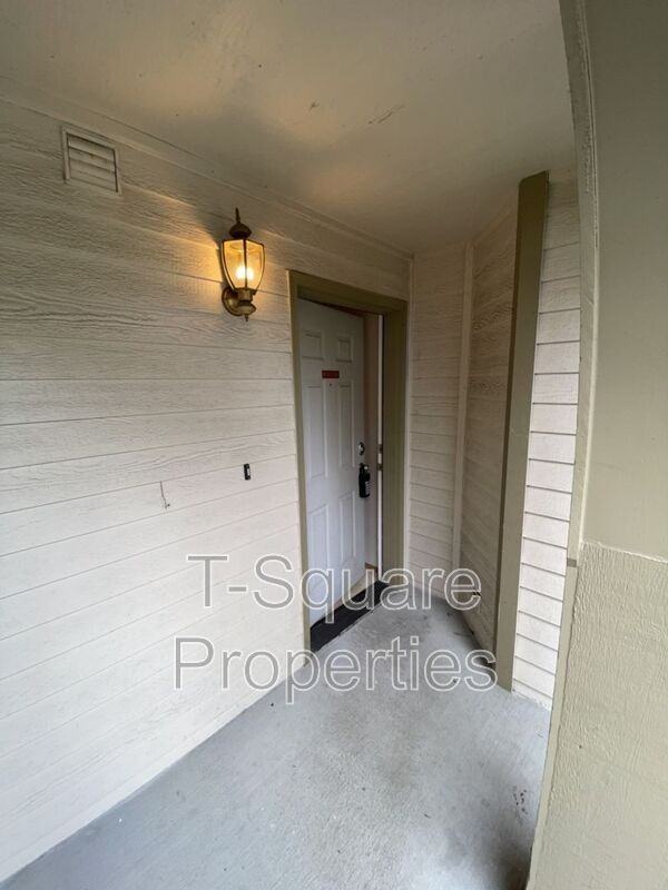 7616 230th St Sw #C - Photo 4 of 22