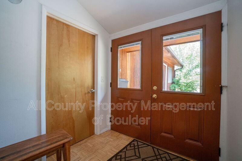 1045 Toedtli Dr - Photo 4 of 21