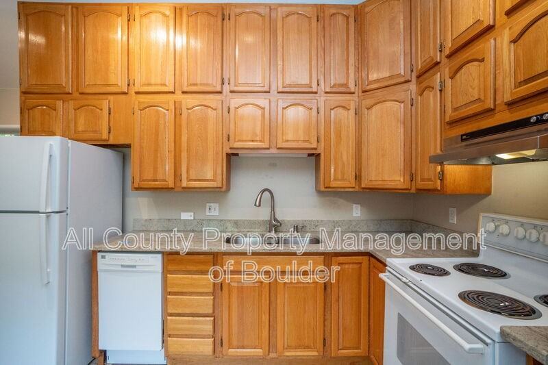 1045 Toedtli Dr - Photo 3 of 21