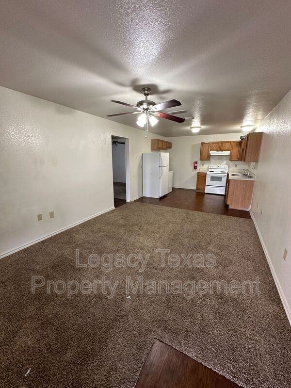 1108 Williams Ave #C - Photo 2 of 20