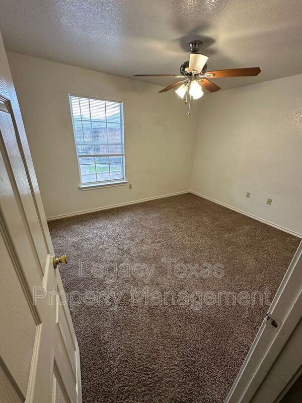 1108 Williams Ave #C - Photo 7 of 20