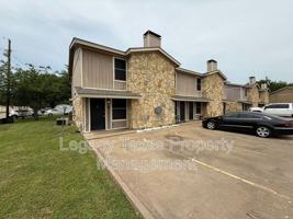 featured image of 1610 Sun Valley Dr Apt A #Apt A