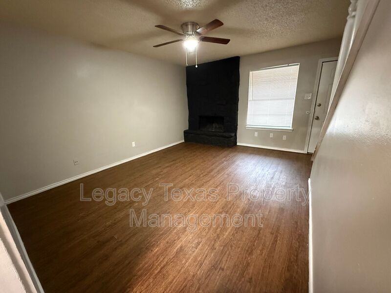 1610 Sun Valley Dr Apt A - Photo 6 of 18