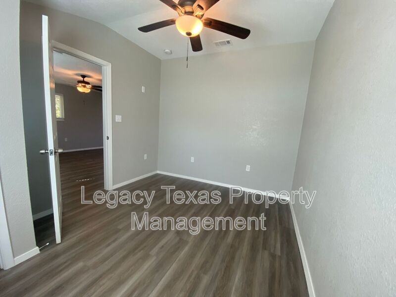 1113 S Walnut St #A - Photo 6 of 26