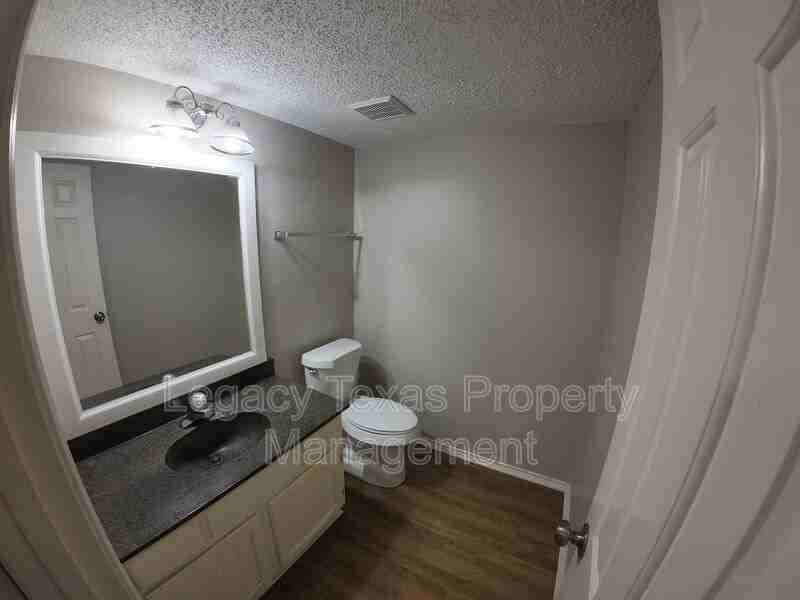 1607 Sun Valley Dr #B - Photo 4 of 17