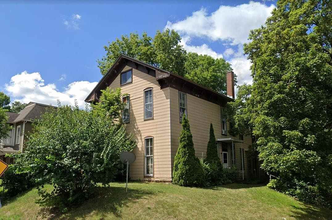 N 9th St #7 - Photo 2 of 3