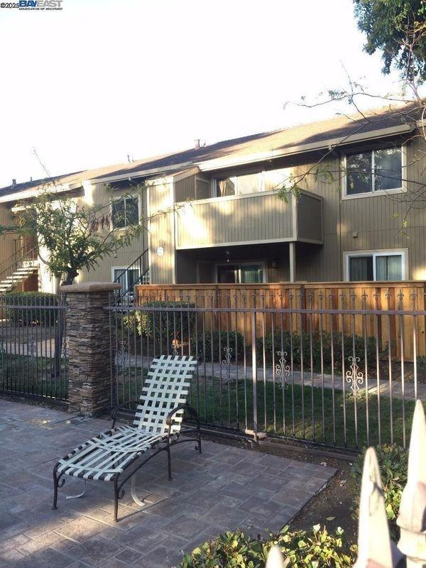 37315 Sequoia Rd - Photo 3 of 6