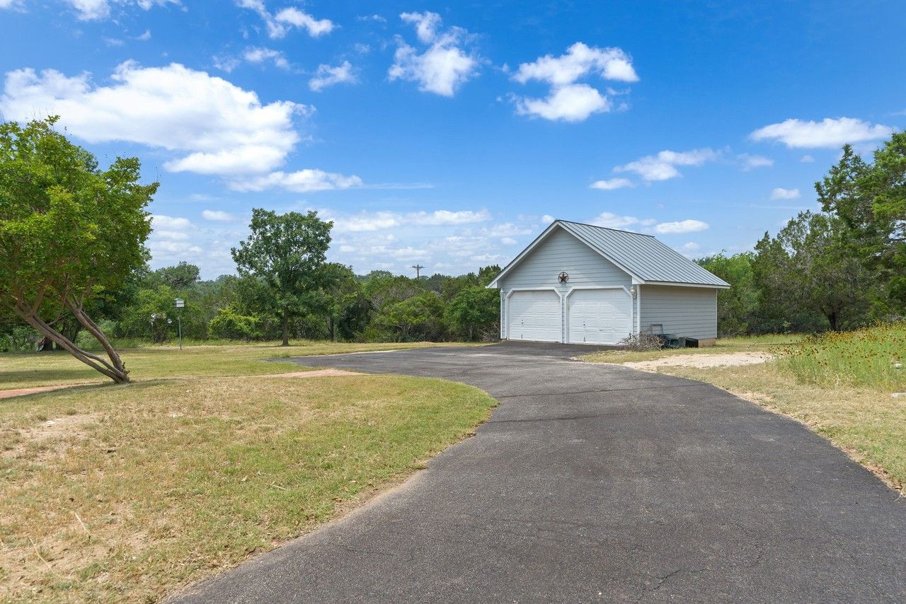 103 Saddle View Dr - Photo 3 of 38