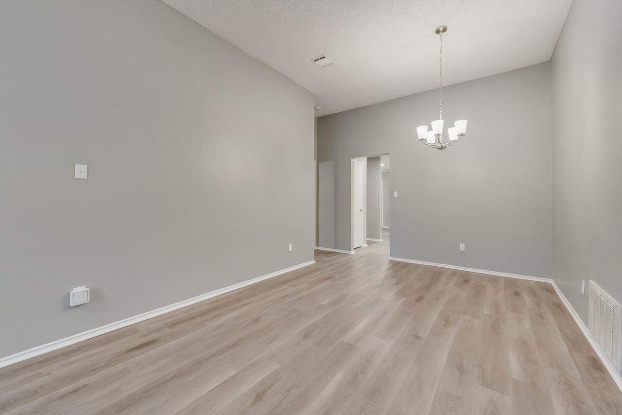 6014 Meadowside Trl - Photo 6 of 21