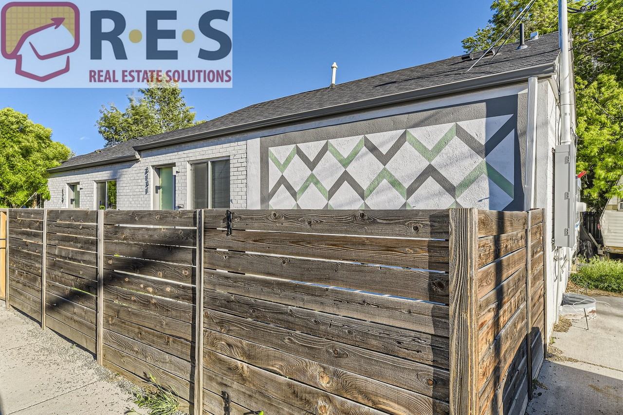 3131 N Saint Paul St - Photo 2 of 11