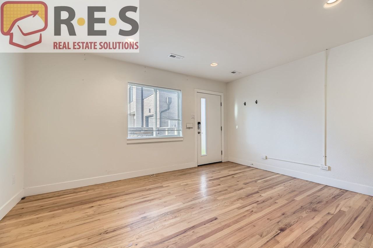 3131 N Saint Paul St - Photo 6 of 11