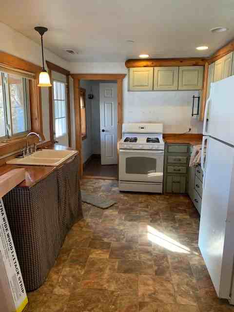 506 S Day St - Photo 3 of 10