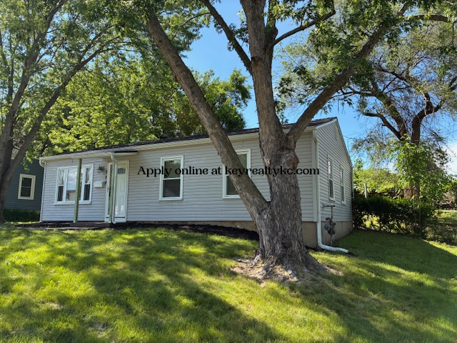 328 E 3rd Dr S - Photo 2 of 17