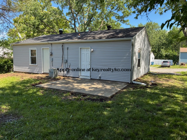 328 E 3rd Dr S - Photo 3 of 17