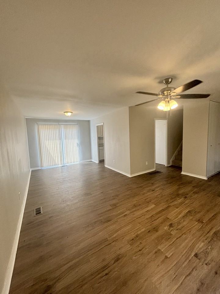 10 Fairbrook Dr - Photo 3 of 11