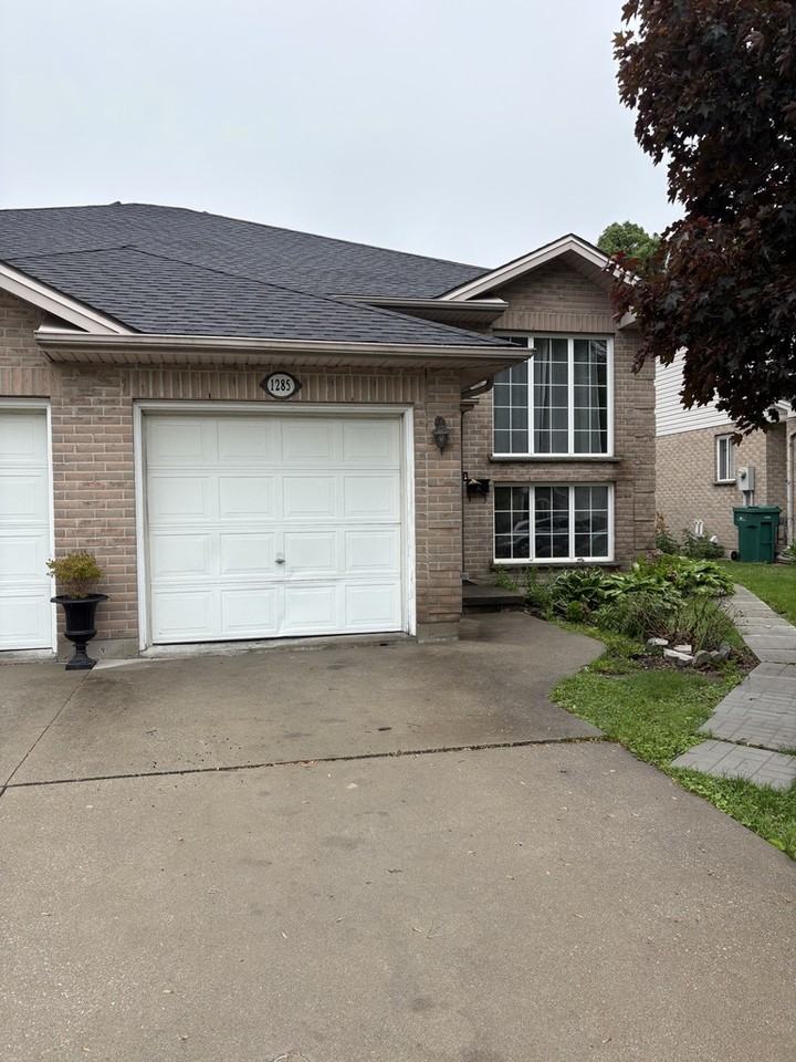 1285 St Paul Ave - Photo 3 of 42