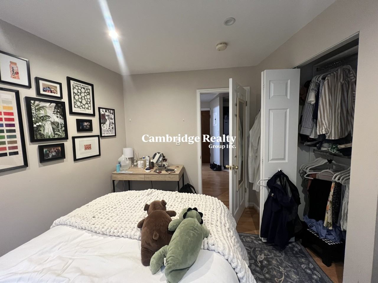 516 Green St #1B - Photo 5 of 10