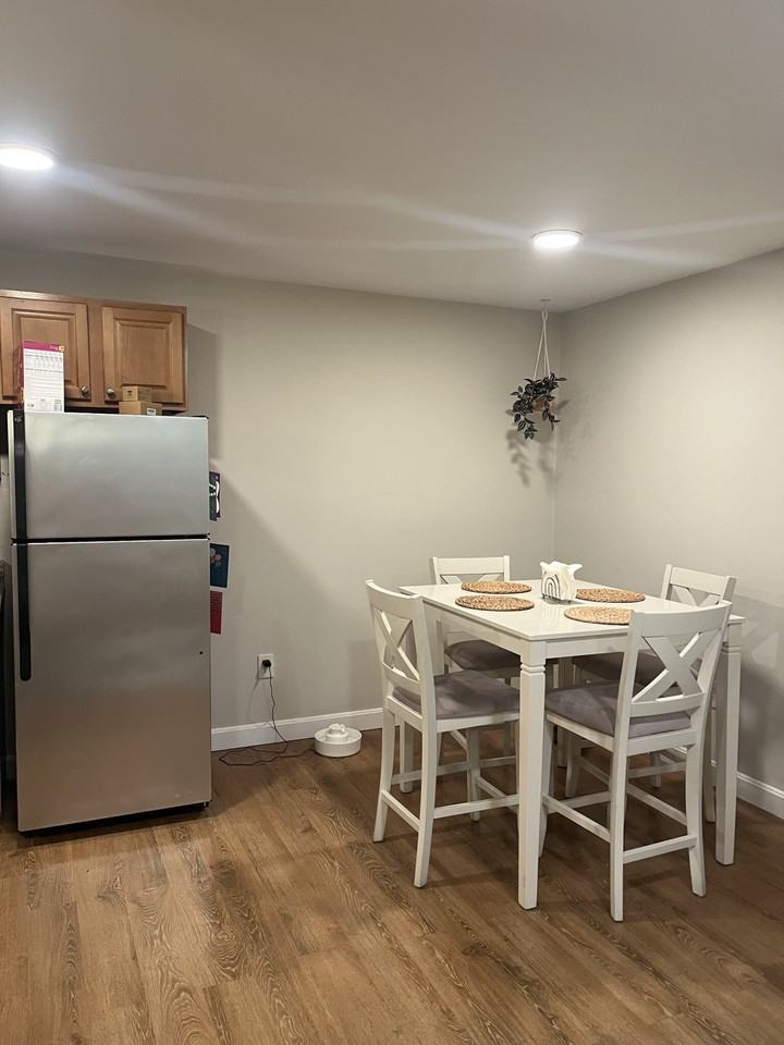 45 Judith Ln #8 - Photo 3 of 10