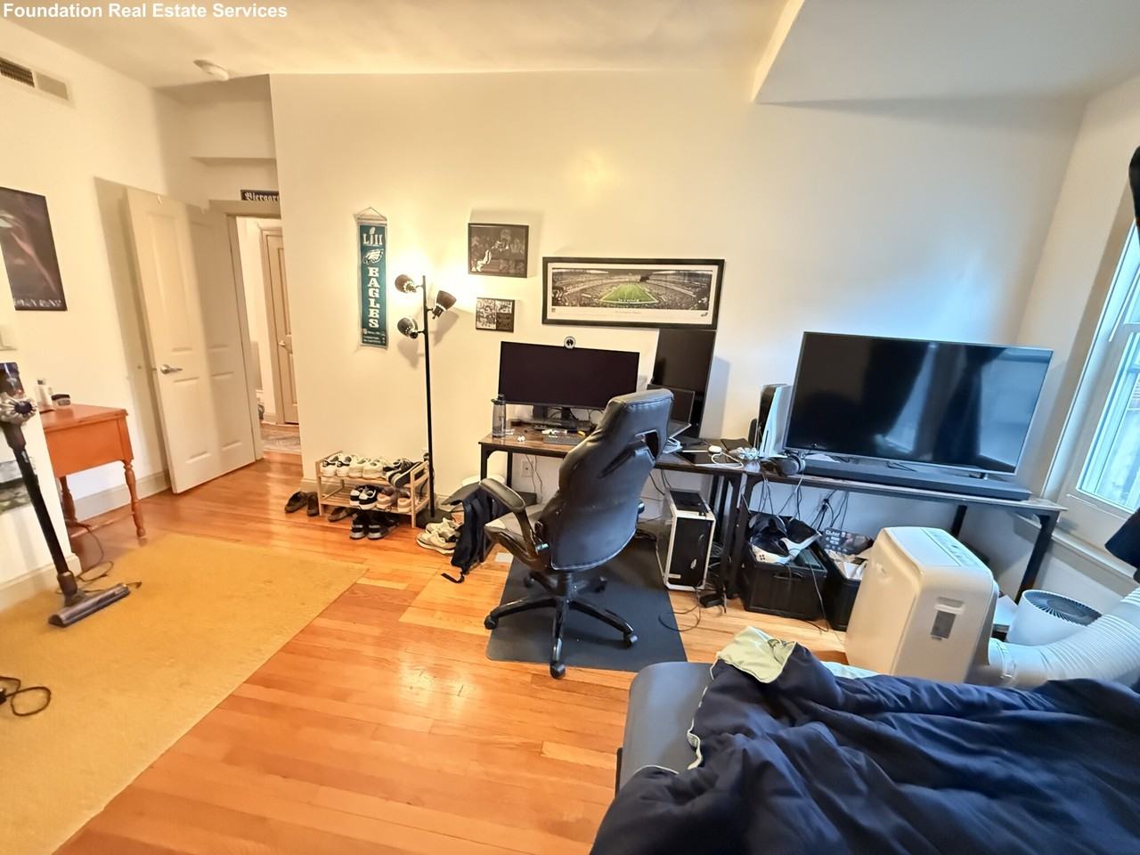 136 Sutherland Rd #1 - Photo 4 of 19