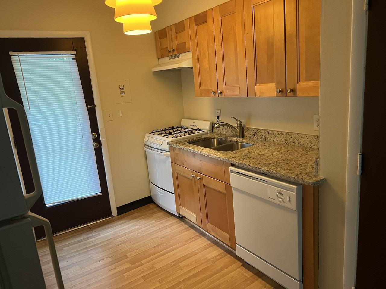 860 Monroe Dr Ne #3 - Photo 5 of 7