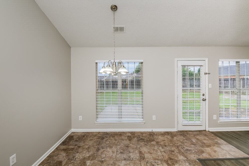 7927 Nature Walk Dr - Photo 5 of 16