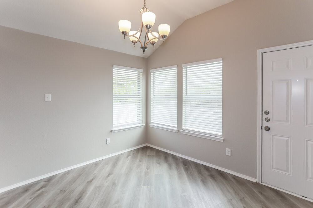 2945 Stockton St - Photo 5 of 16