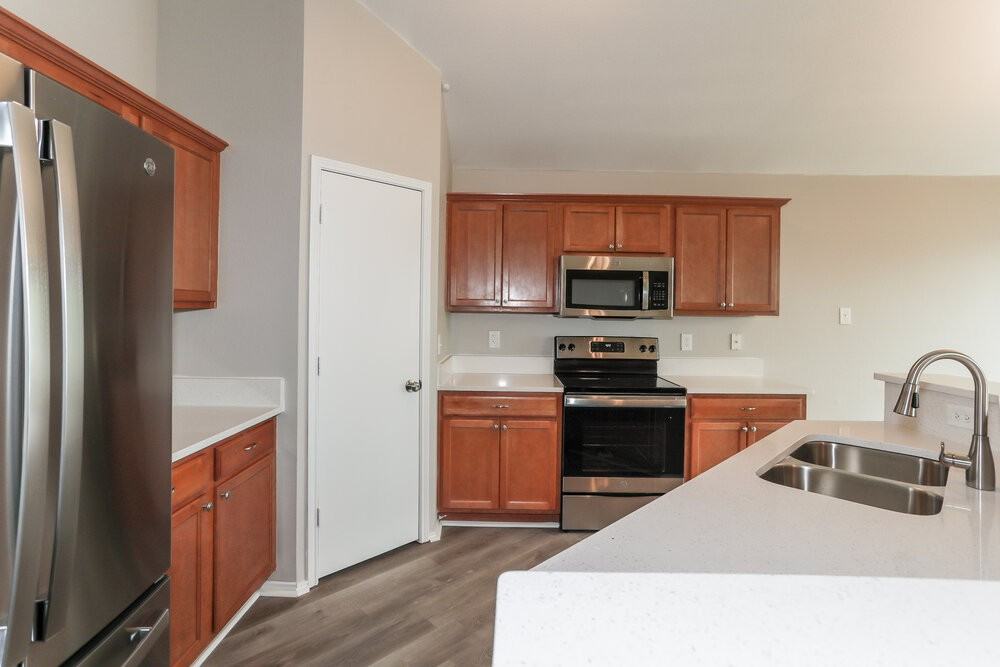 2945 Stockton St - Photo 7 of 16