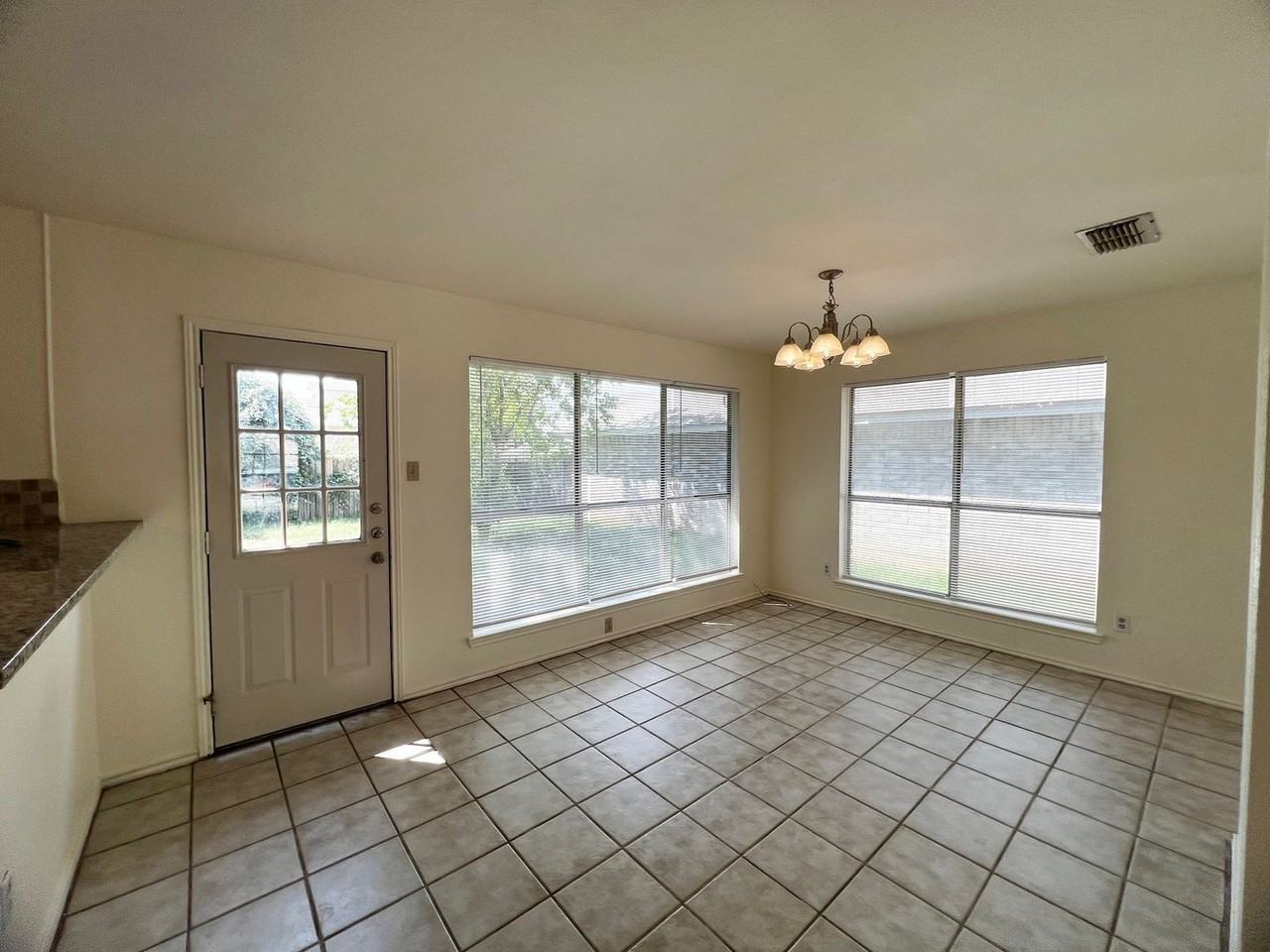 4606 Sojourner St - Photo 2 of 9