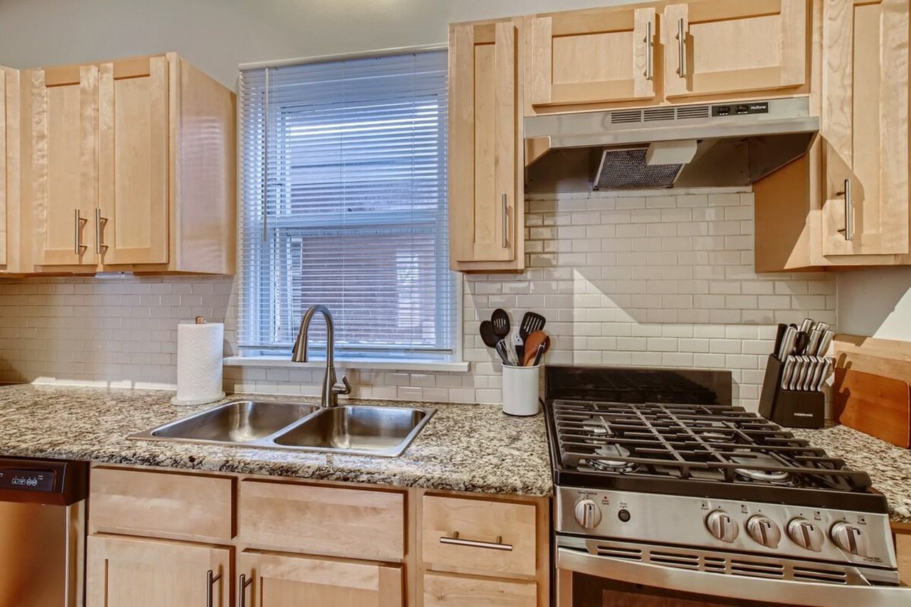 601 South Pennsylvania Street - Photo 3 of 28