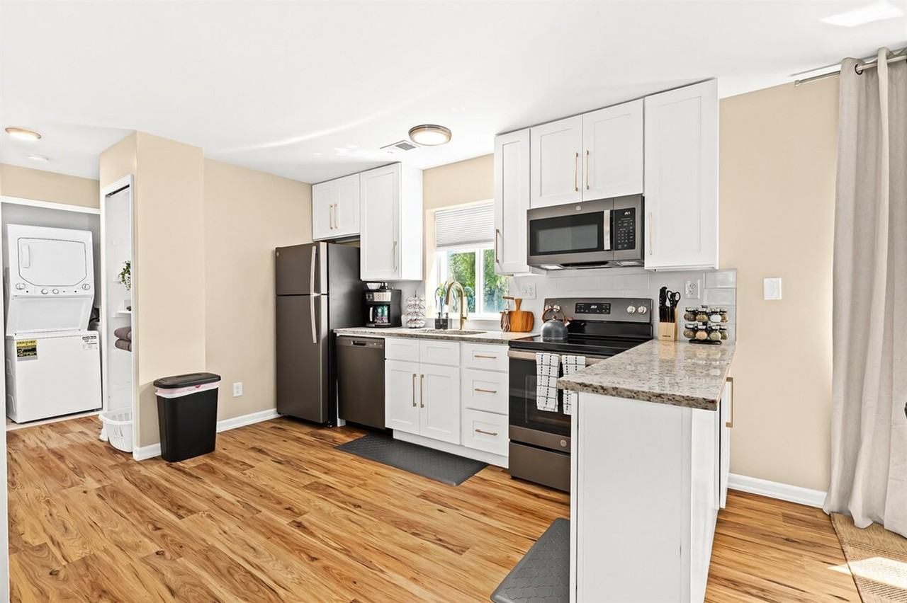 18365 Sharon Ln #1032339P - Photo 6 of 28