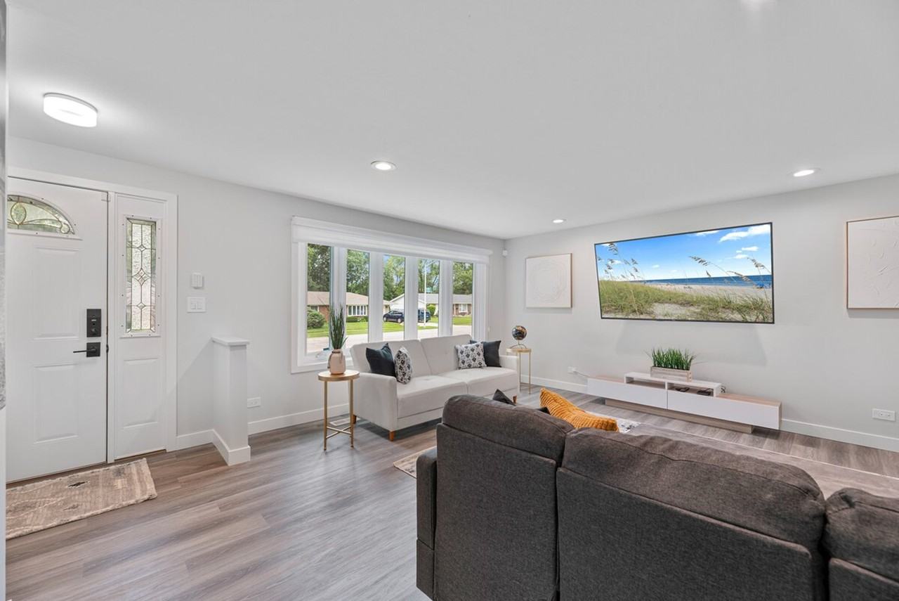 227 Wakefield Ln #1032510P - Photo 3 of 29