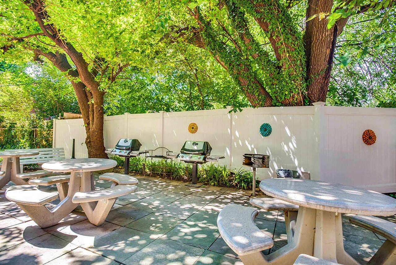 1420 W Abingdon Dr #1035598P - Photo 7 of 27