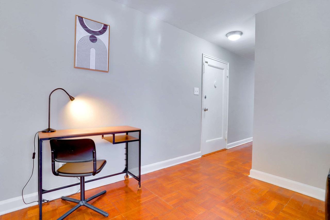 1420 W Abingdon Dr #1035598P - Photo 3 of 27