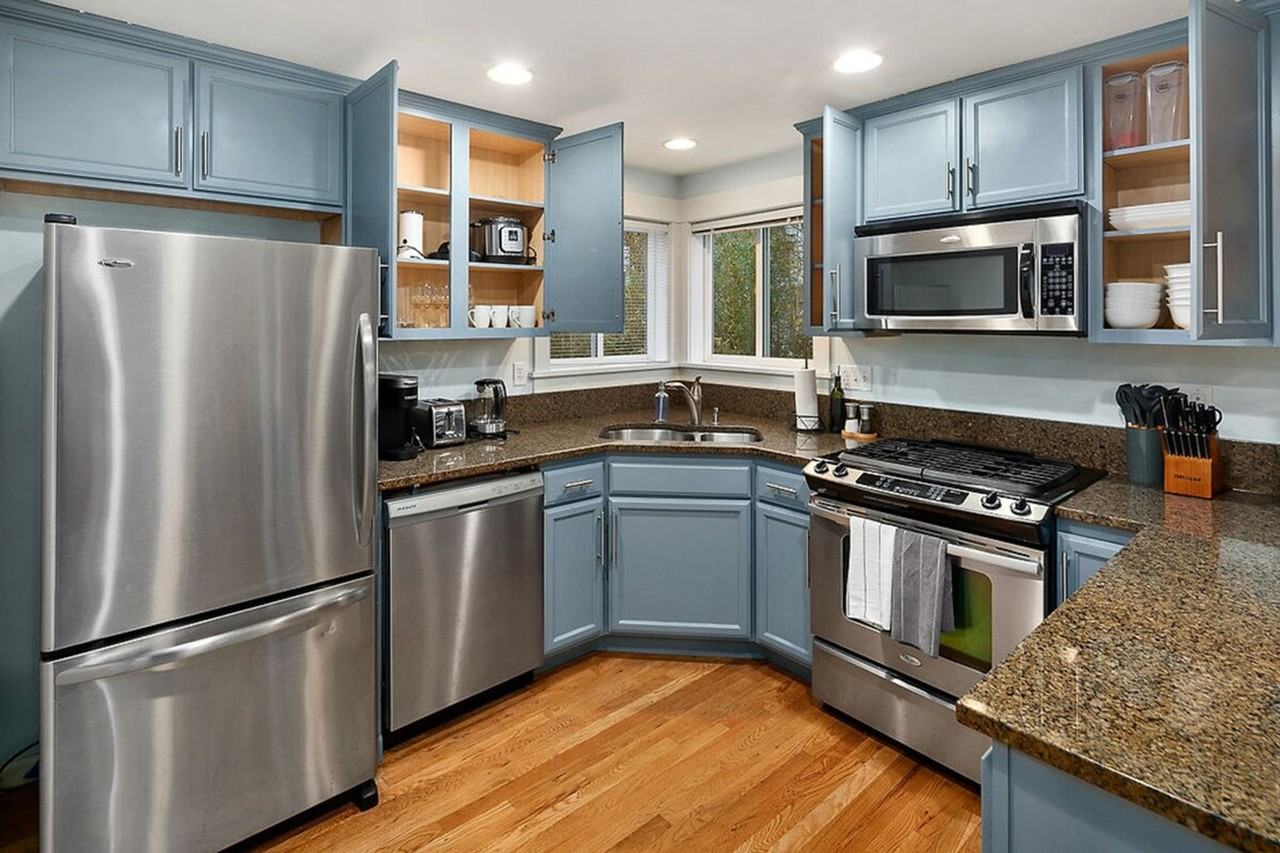 1220 Aurora Ave N #1036011P - Photo 2 of 25