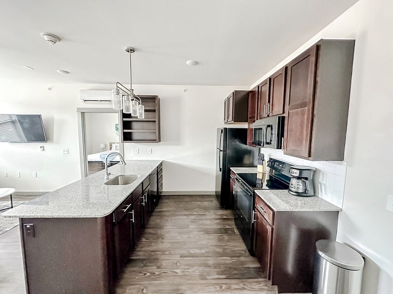 111 E 4th St #1036787P - Photo 5 of 24