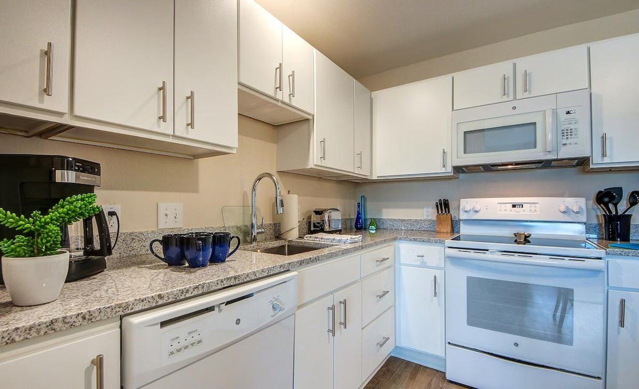 2210 North Glenville Drive - Photo 3 of 14