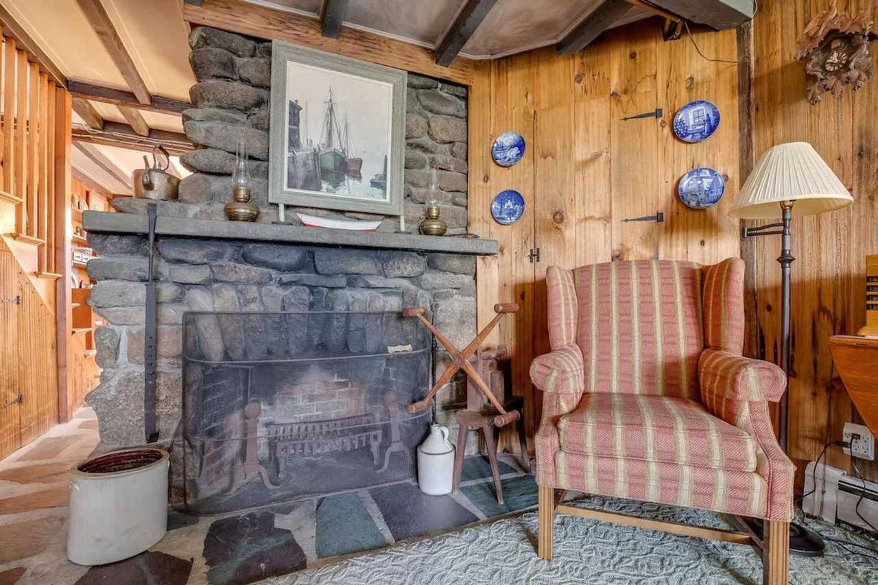 6 Middle Rd #1045449P - Photo 4 of 37