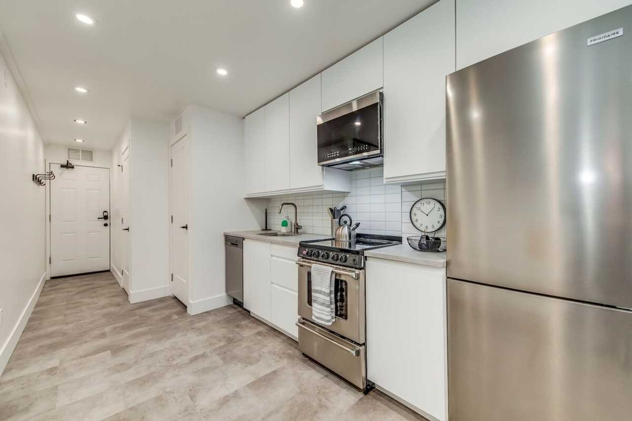 115 Manning Ave #1054576P - Photo 3 of 14