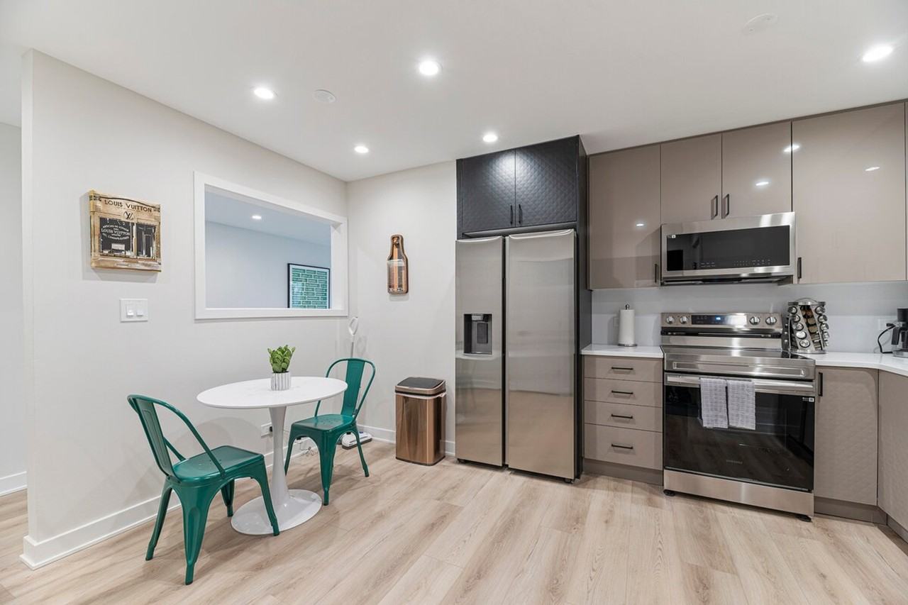 2316 W Estes Ave #1060170P - Photo 3 of 21