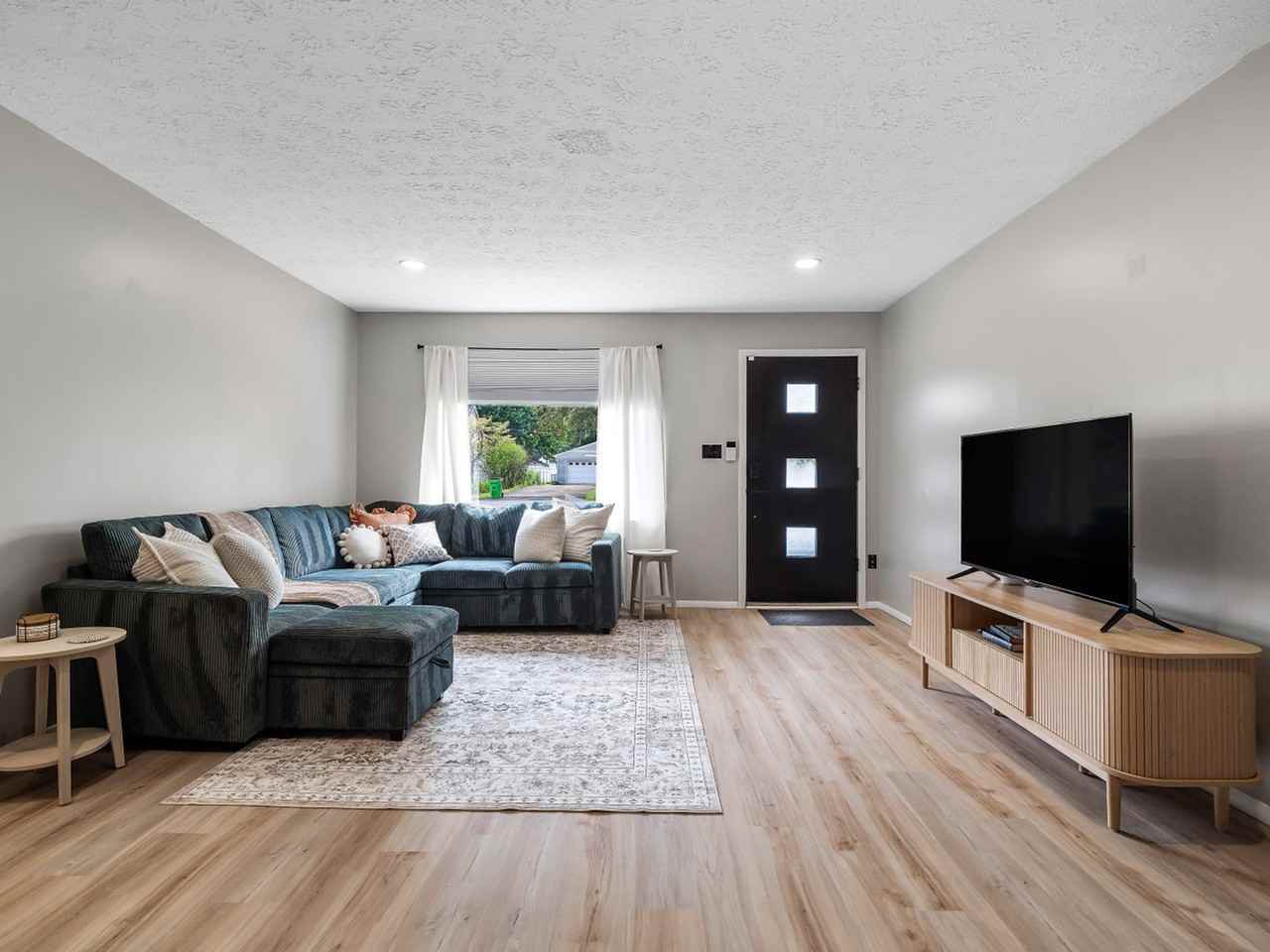 291 Hunter Ave #1071614P - Photo 2 of 31