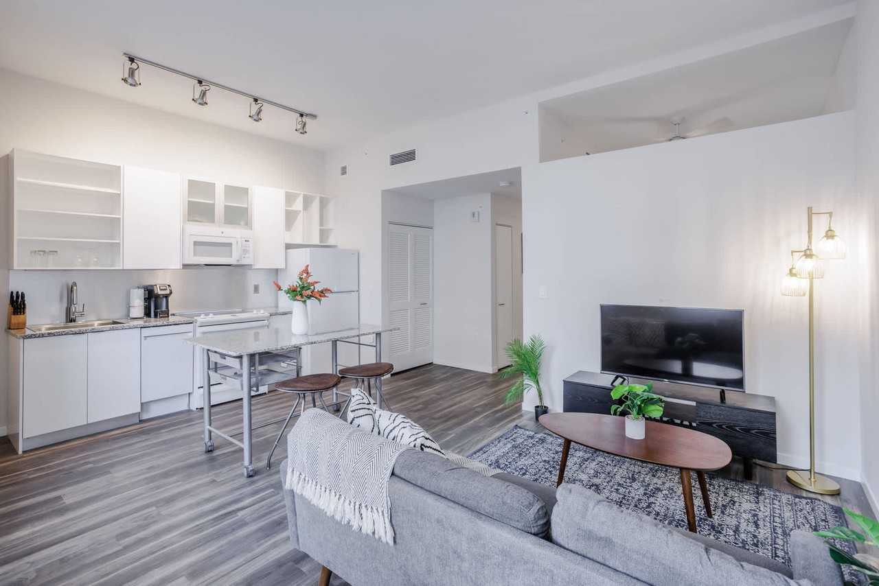 1 West 4th Street - Photo 3 of 31