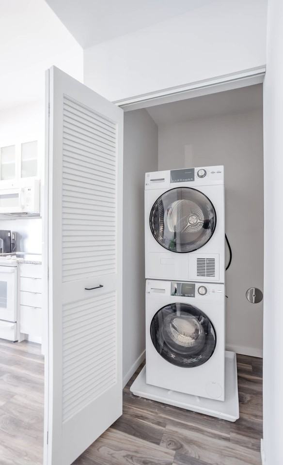 9-JAN-JAN East 4th Street #1094343P - Photo 6 of 12